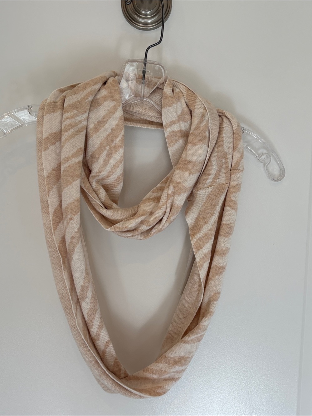 Chico's NWT Tiger Knit  Infinity Scarf in Beige & Cream
